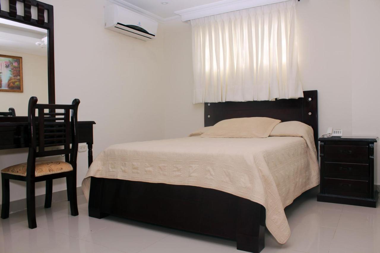 Hotel Sol Del Este Cartagène Extérieur photo