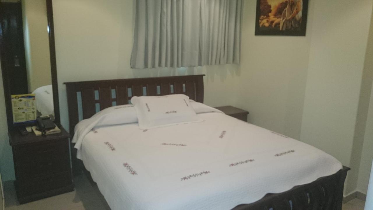 Hotel Sol Del Este Cartagène Extérieur photo