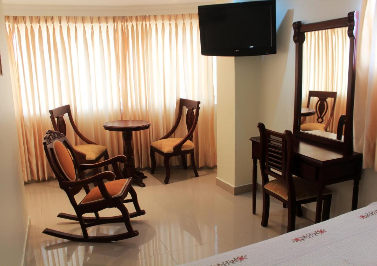 Hotel Sol Del Este Cartagène Extérieur photo